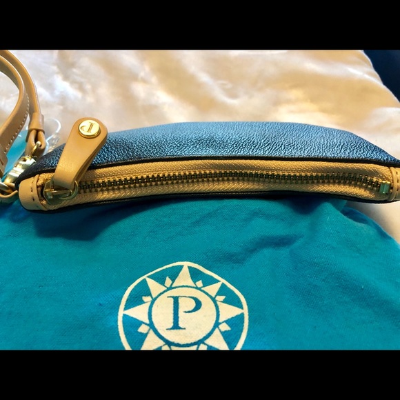 Brand new wristlet - Picture 2 of 3